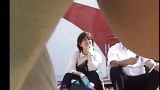 چھوٹا پورن کم حجم بے صبری سے اس کی خوبصورت صحت مند چھاتی کو کچل دیتا ہے