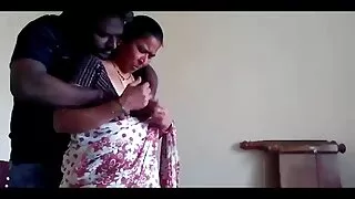 کیمرے کے سامنے لڑکی کو ایک نامعلوم شخص دانلود فیلم سیکس عربی کو دیا جاتا ہے