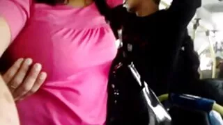 گرم ، شہوت انگیز بات فیلم سینمایی برازرس بلی میں ایک dildo کے shoves اور خوشی سے cums